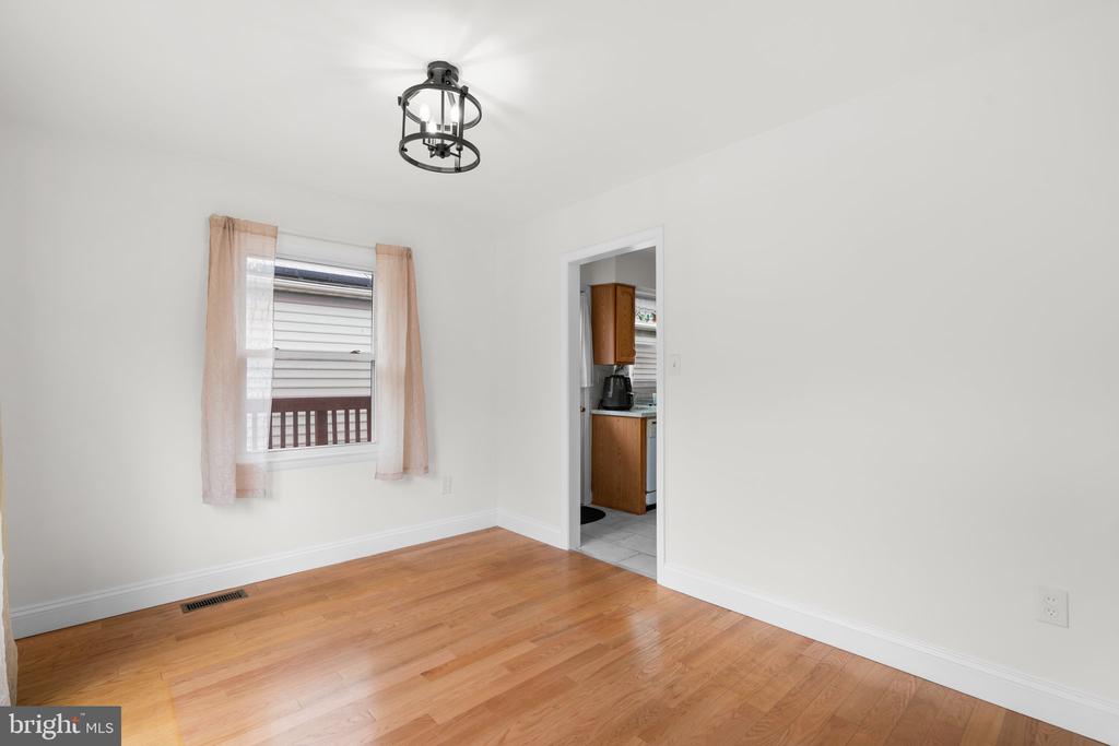 1023 Cummings Ave