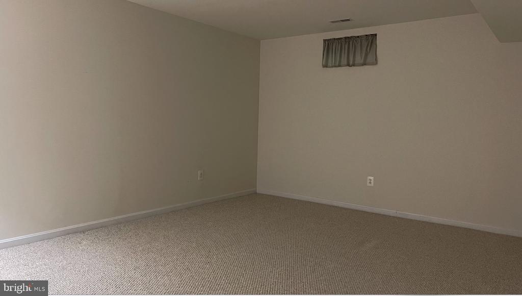 8832 BAILEYS COURT