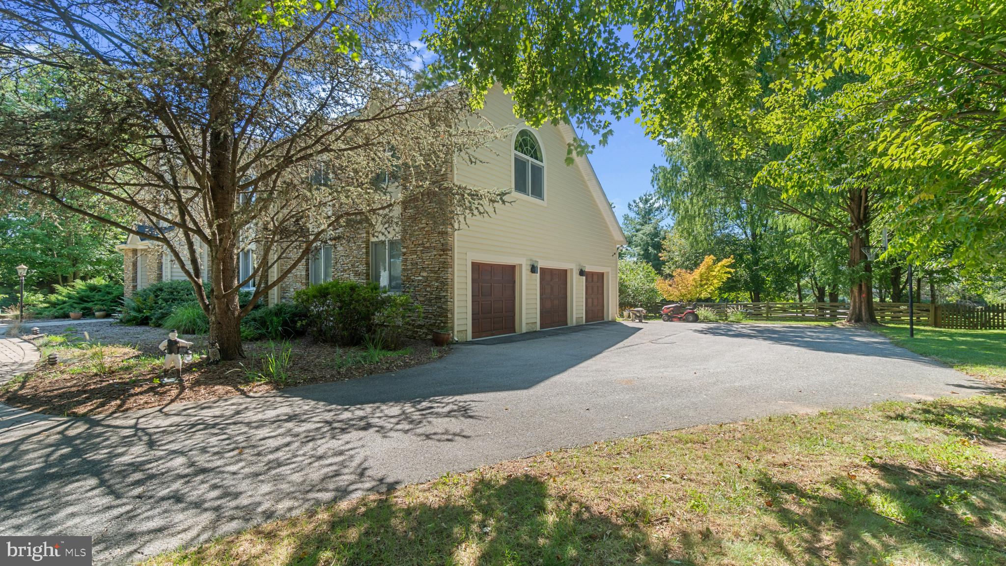12502 Fellowship Ct