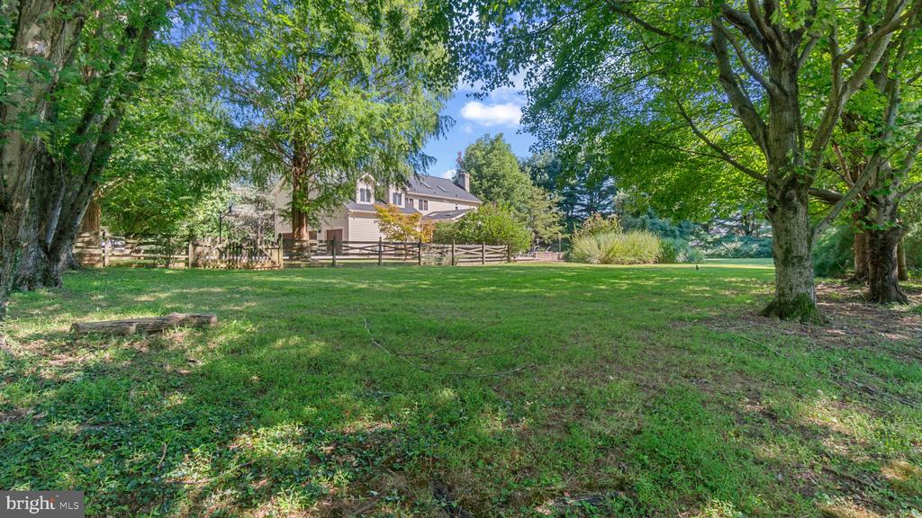 12502 Fellowship Ct