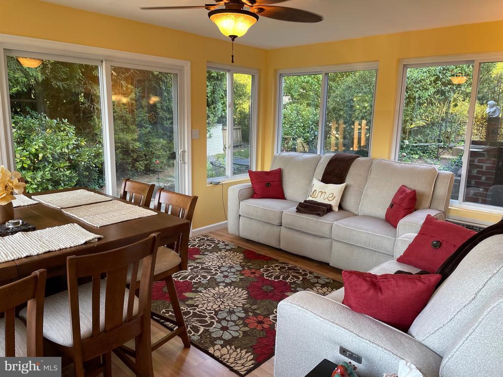 203 Abbeyhill Ct