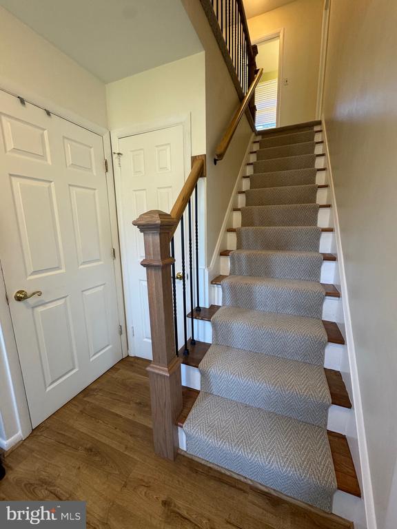 203 Abbeyhill Ct