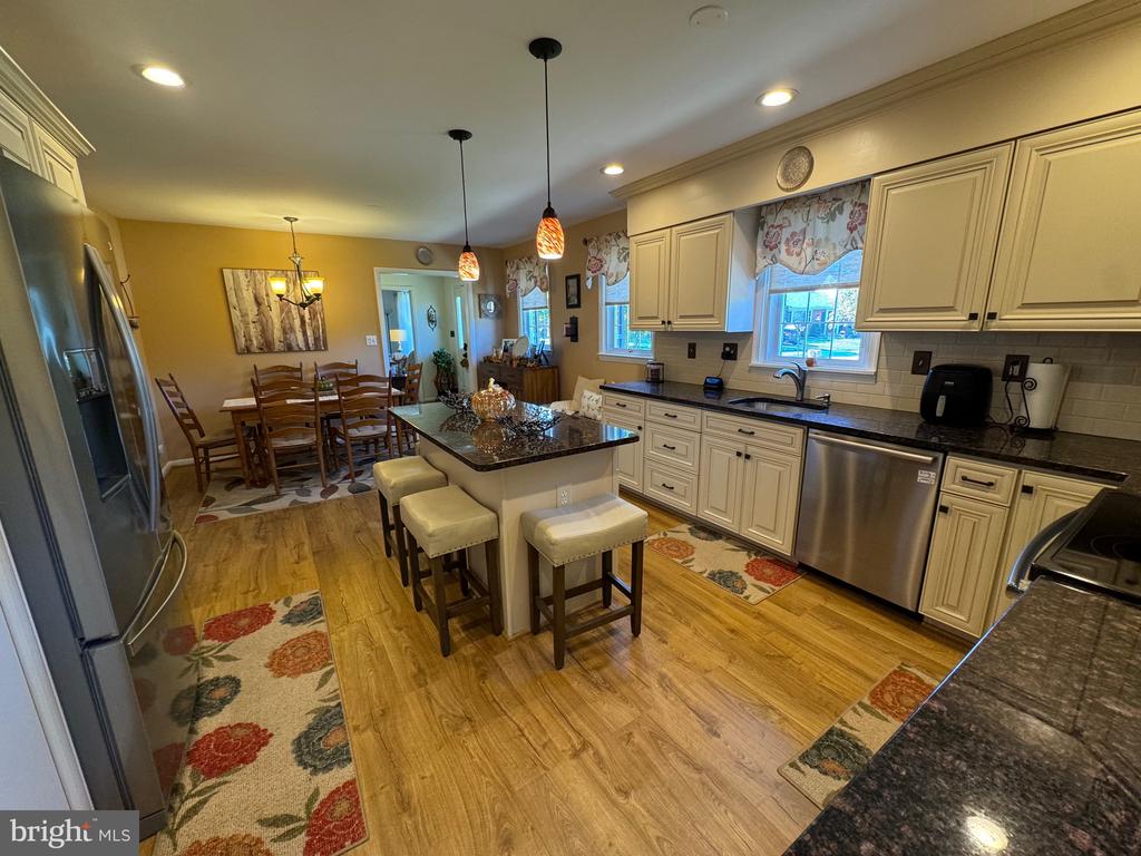 203 Abbeyhill Ct