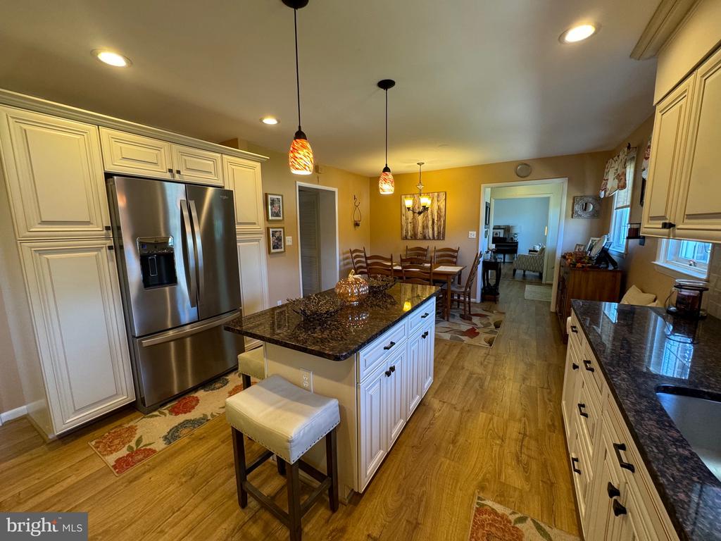 203 Abbeyhill Ct