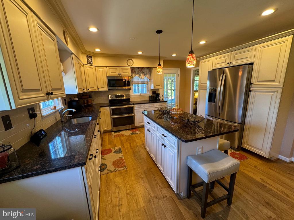 203 Abbeyhill Ct