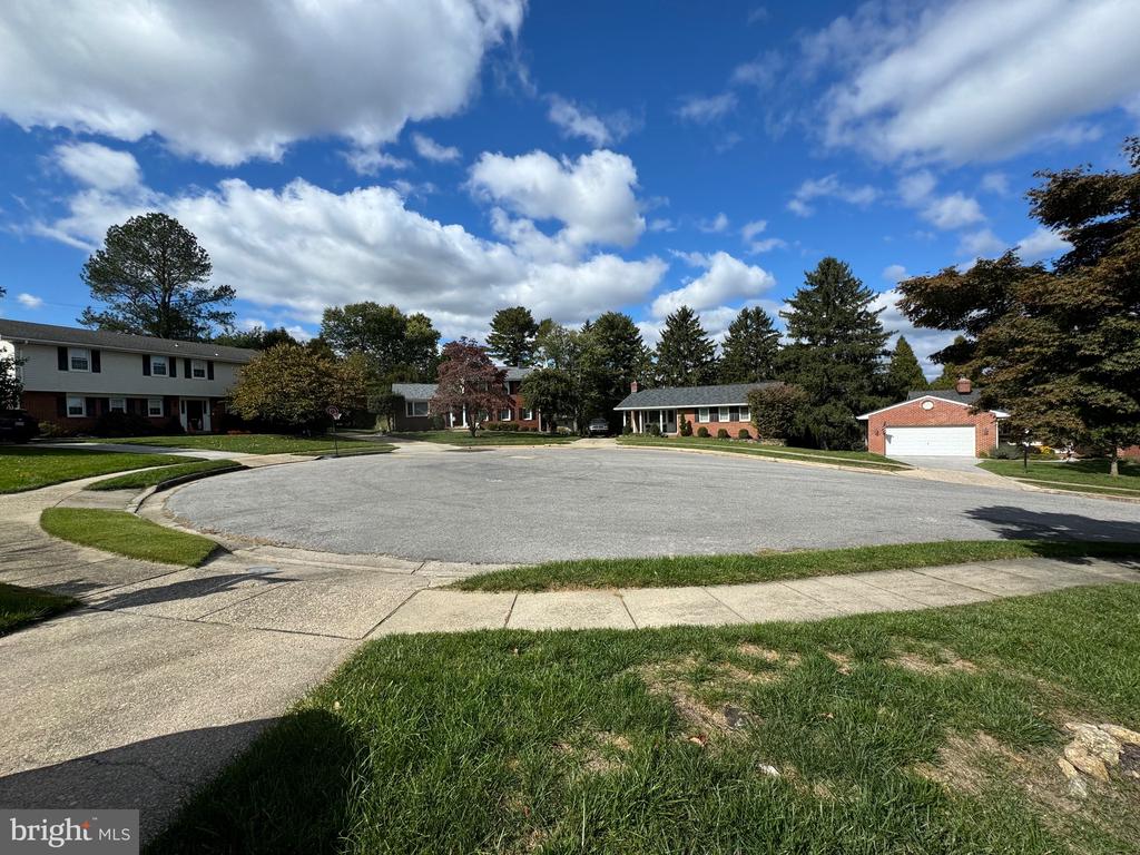 203 Abbeyhill Ct