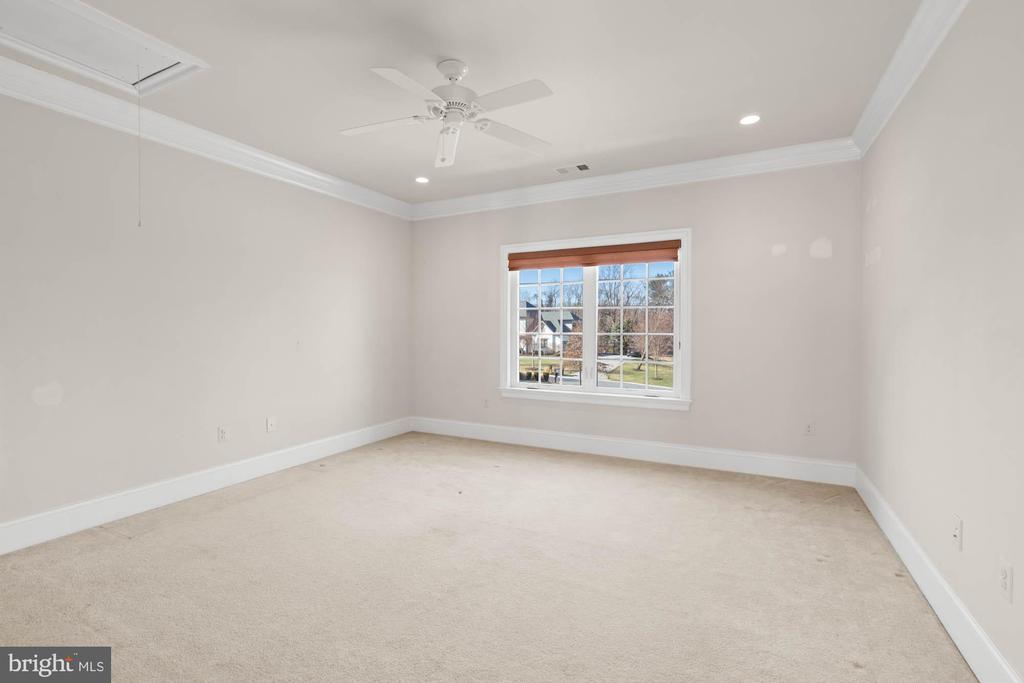 12210 Worthington