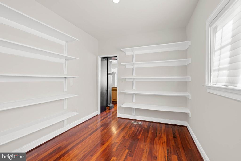 12210 Worthington