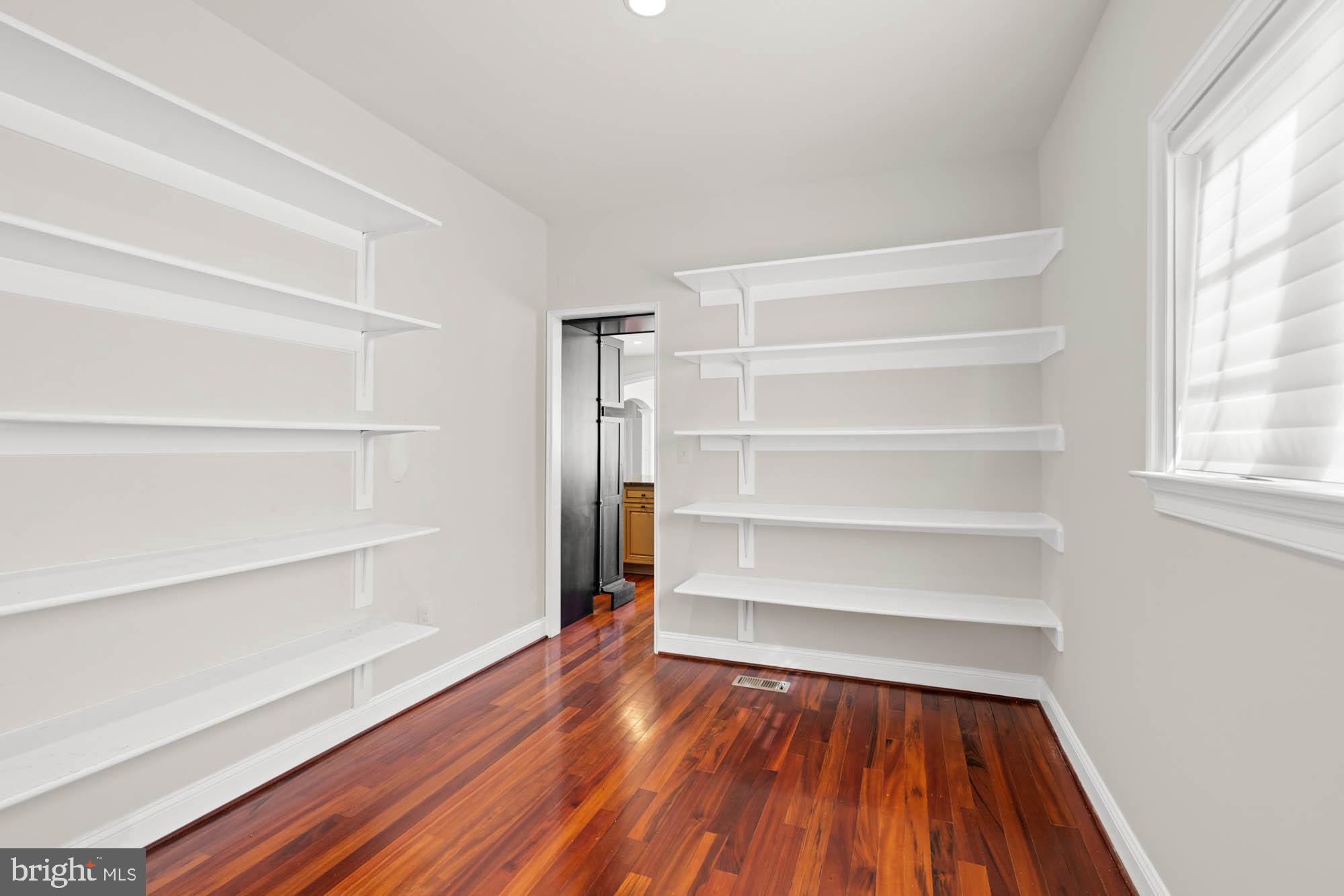 12210 Worthington