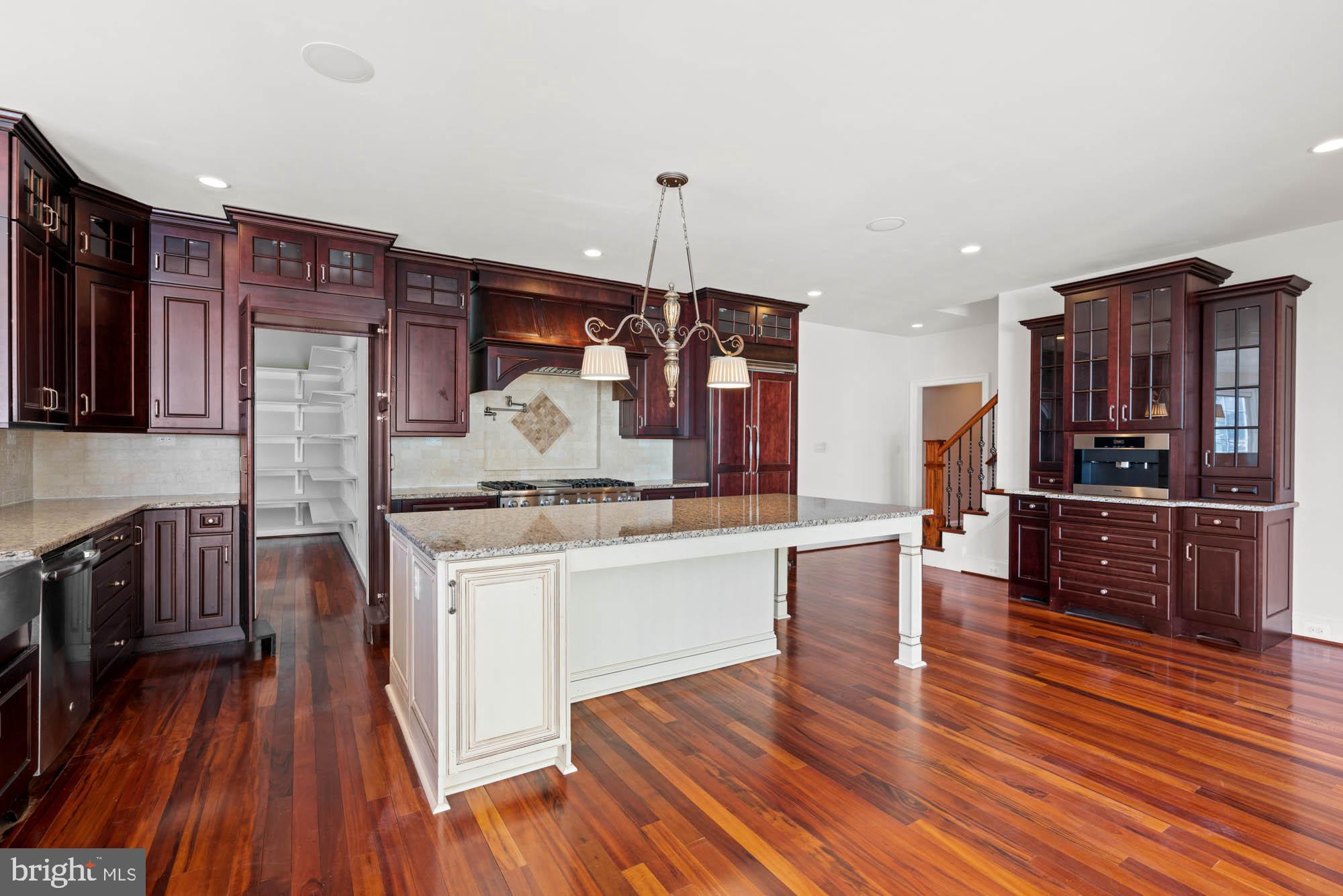 12210 Worthington