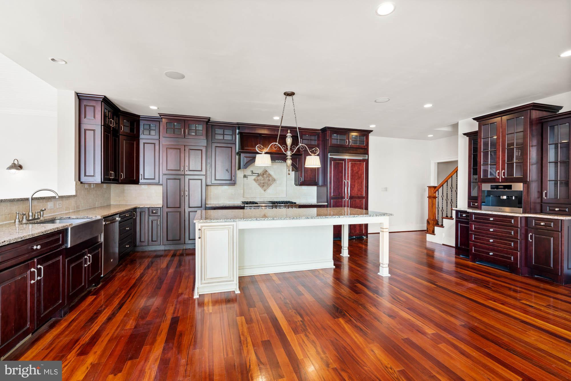 12210 Worthington