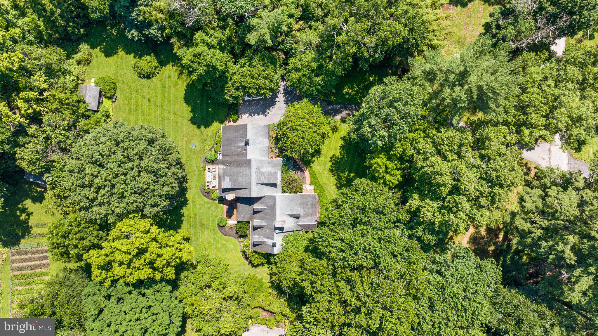 4 Chittenden Ln