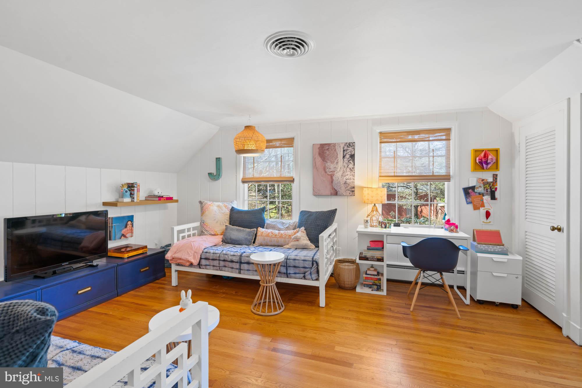 4 Chittenden Ln