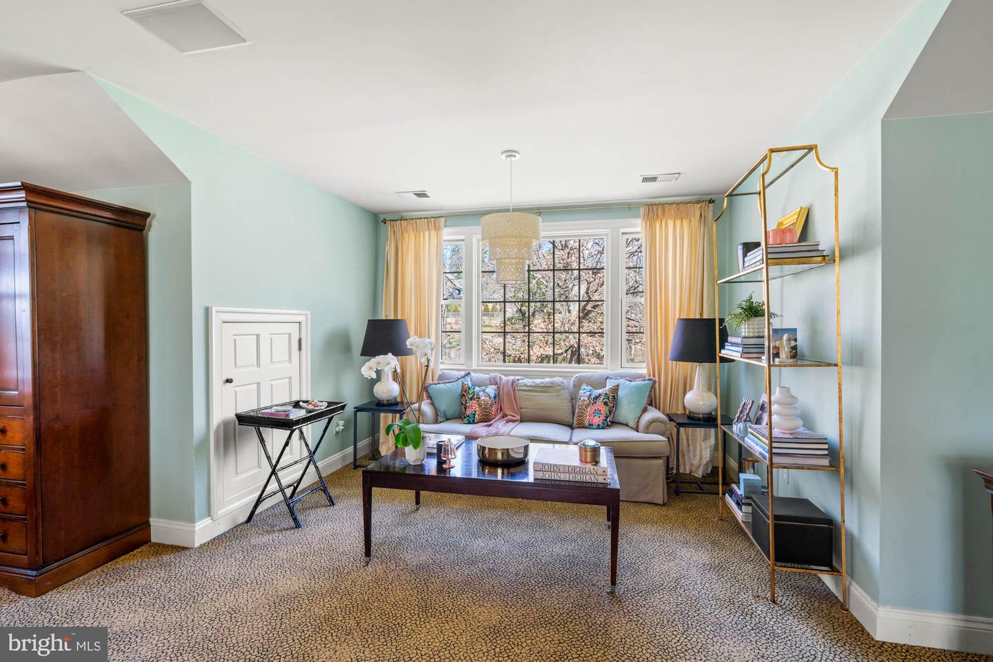 4 Chittenden Ln