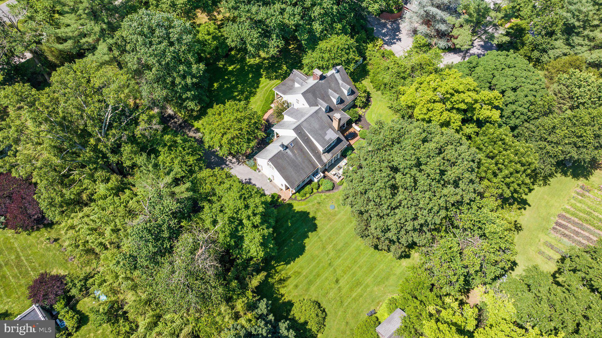 4 Chittenden Ln