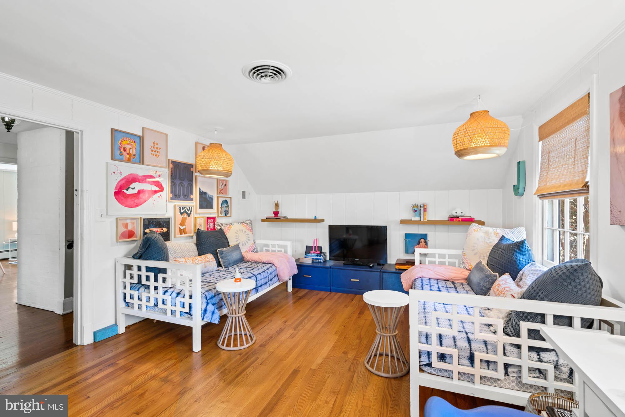 4 Chittenden Ln