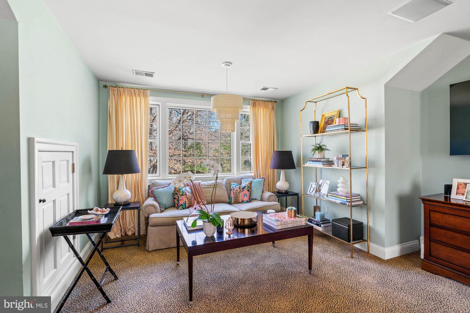 4 Chittenden Ln