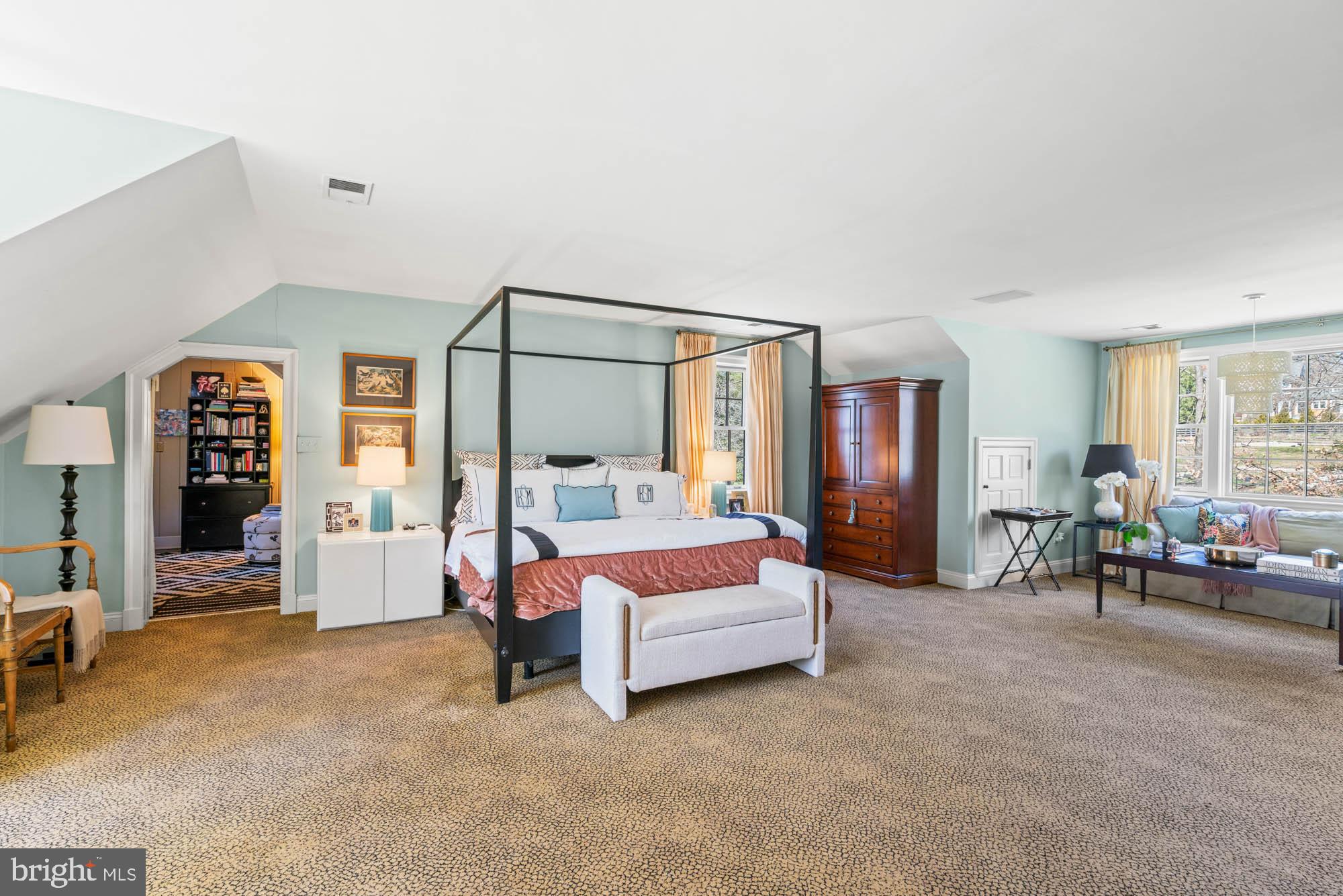4 Chittenden Ln