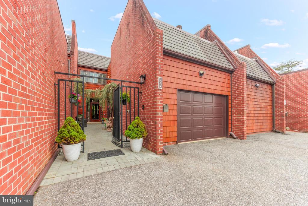 37 Judges Lane