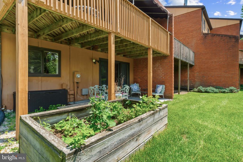 16 Lacosta Ct