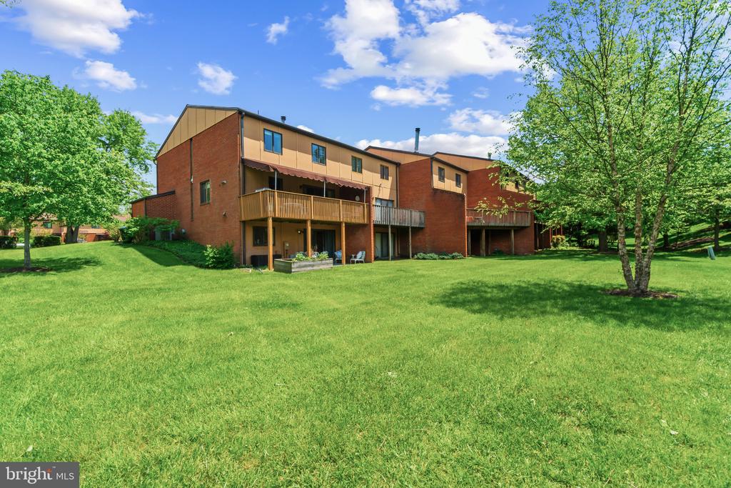 16 Lacosta Ct