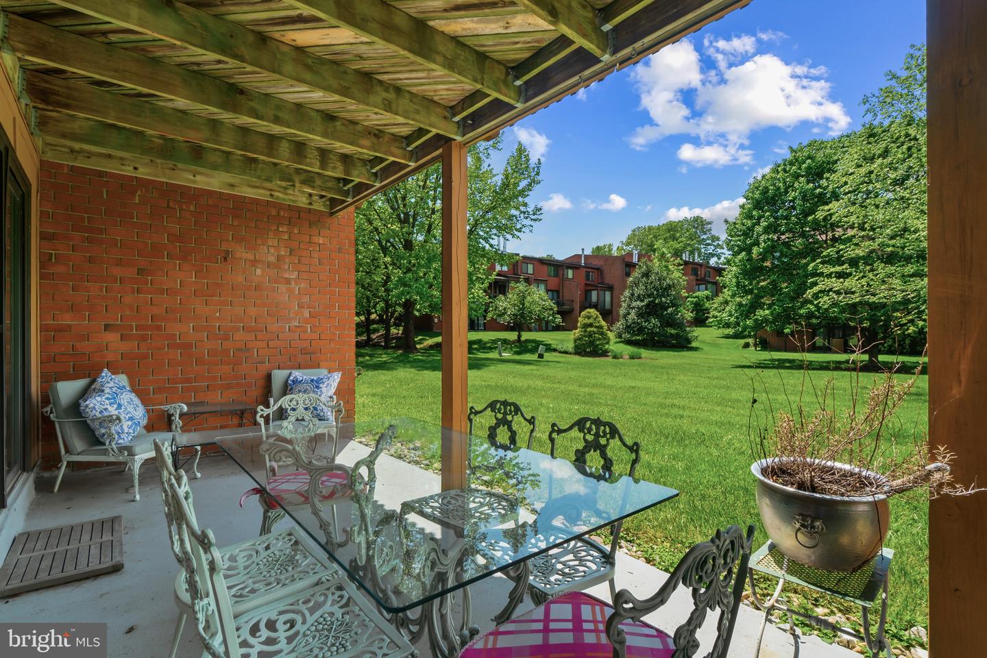 16 Lacosta Ct