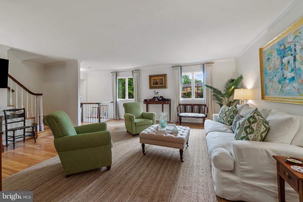 16 Lacosta Ct