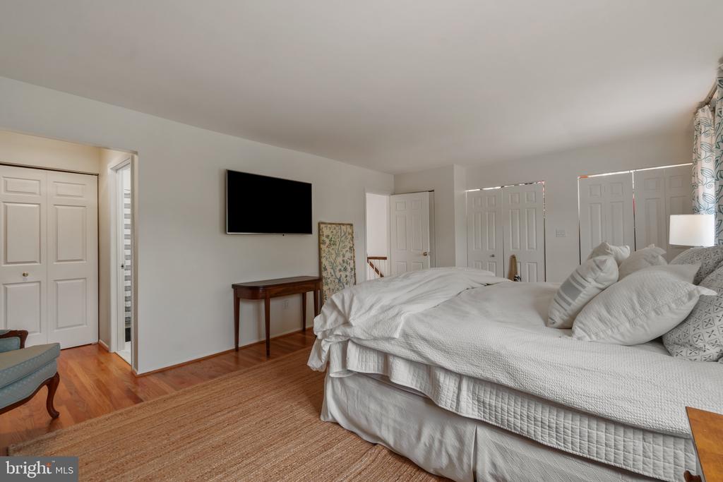 16 Lacosta Ct