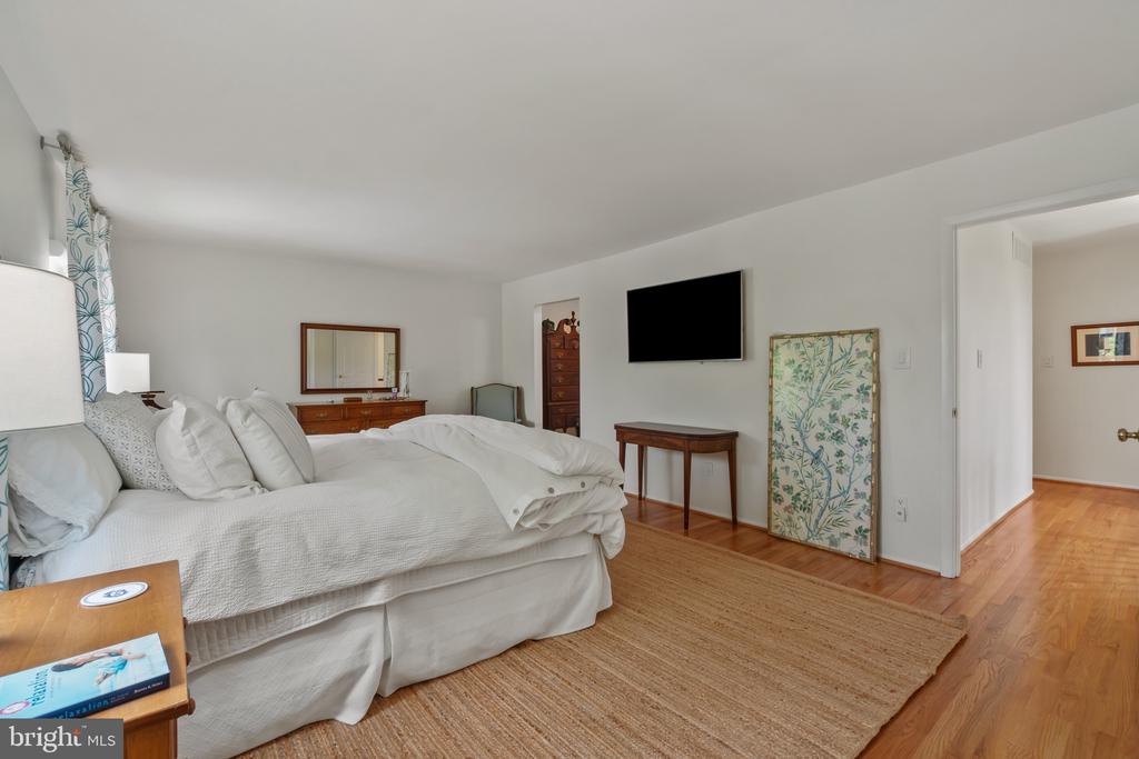 16 Lacosta Ct