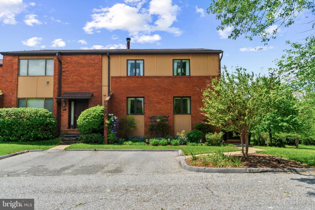 16 Lacosta Ct