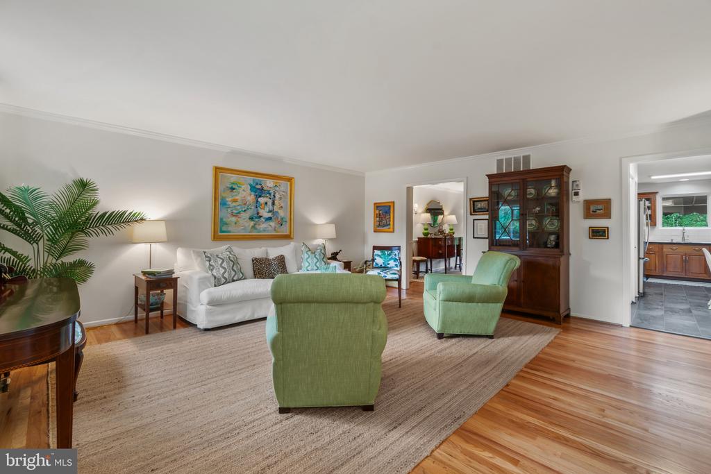 16 Lacosta Ct