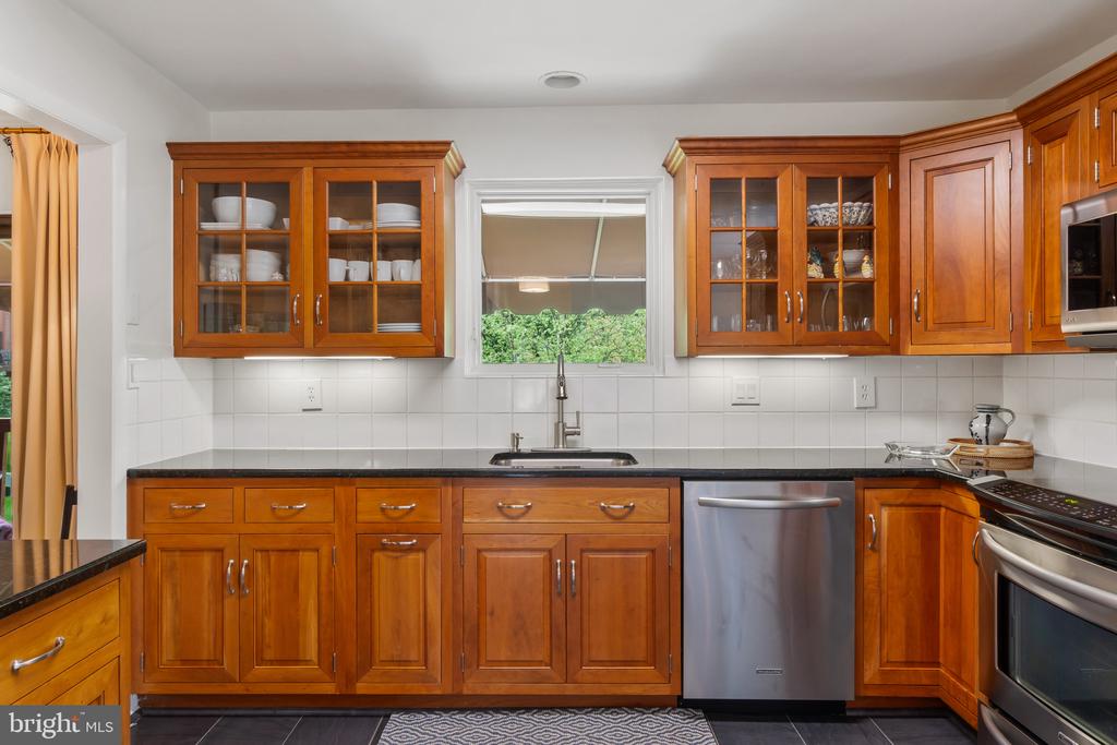 16 Lacosta Ct