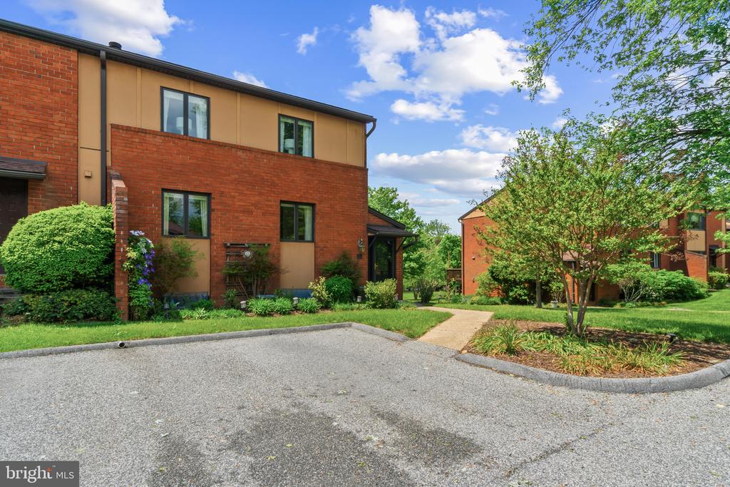 16 Lacosta Ct