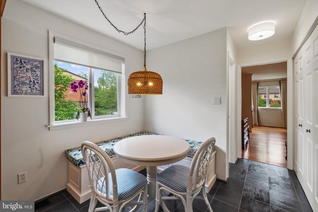 16 Lacosta Ct