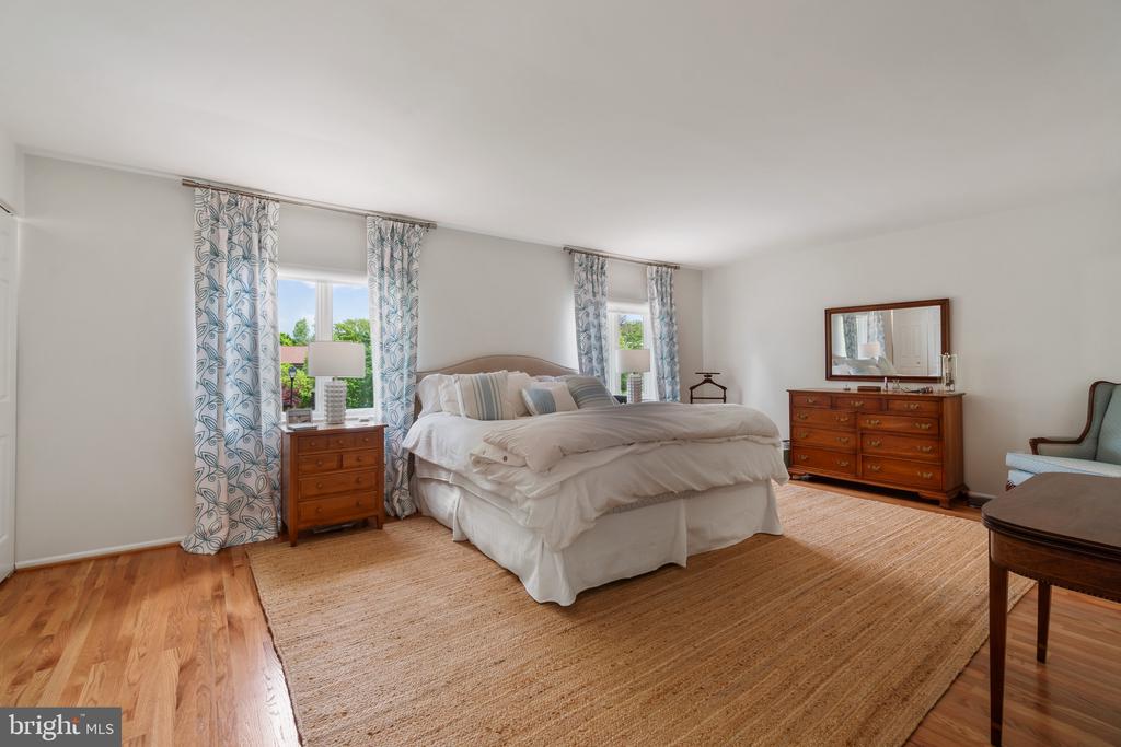 16 Lacosta Ct