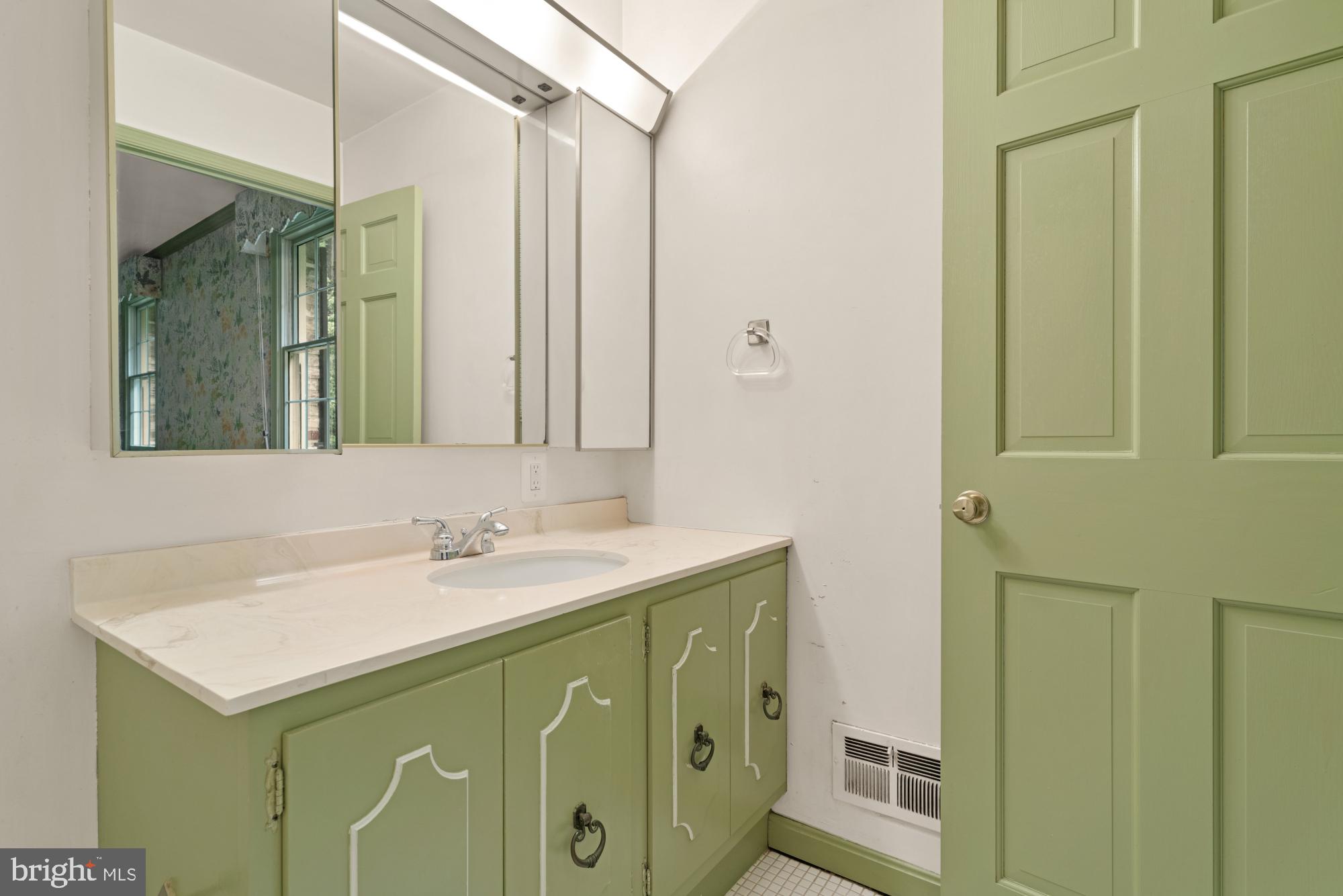 13001 Dulaney Valley Rd