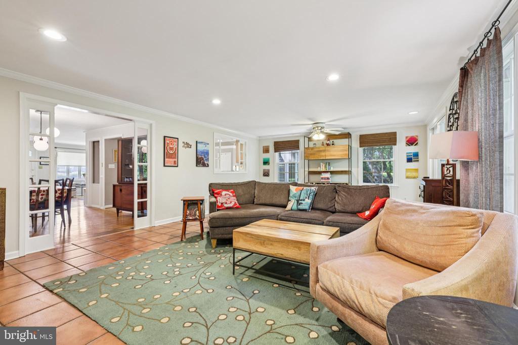2401 CHETWOOD CIRCLE