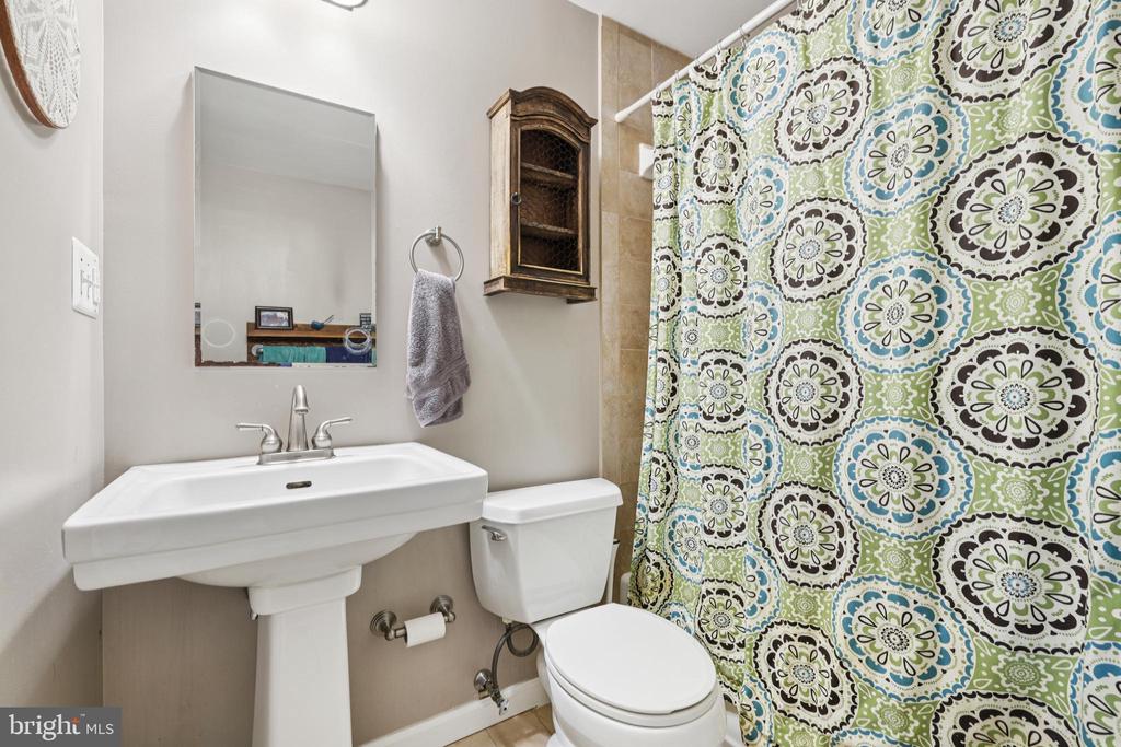 2401 CHETWOOD CIRCLE