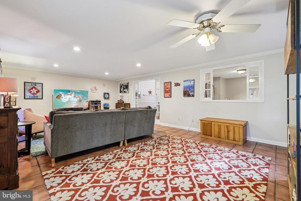 2401 CHETWOOD CIRCLE