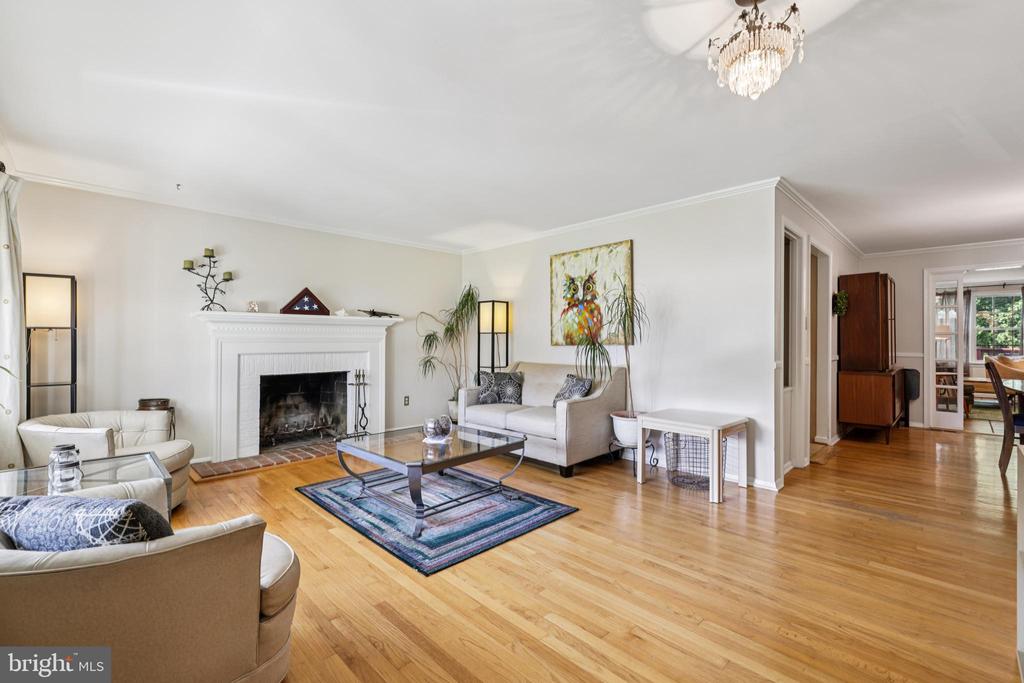 2401 CHETWOOD CIRCLE