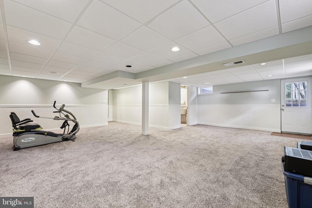 2401 CHETWOOD CIRCLE