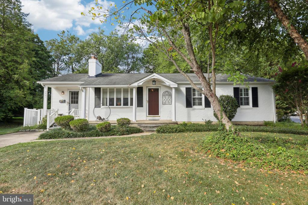 2401 CHETWOOD CIRCLE