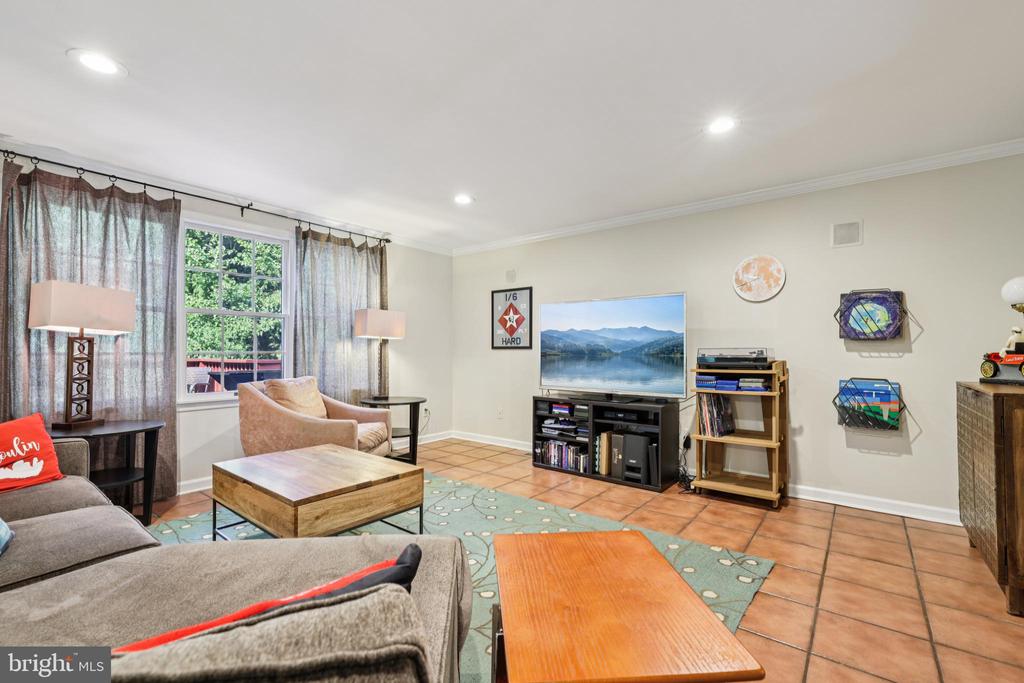 2401 CHETWOOD CIRCLE