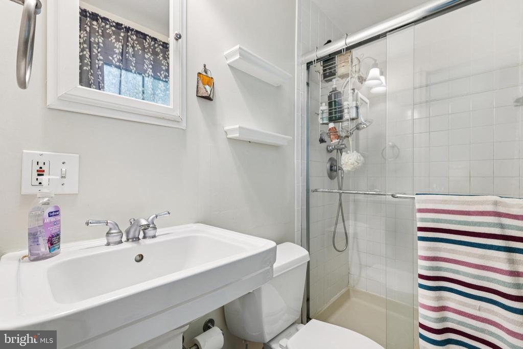 2401 CHETWOOD CIRCLE