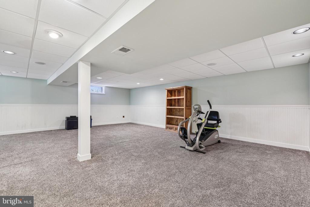 2401 CHETWOOD CIRCLE