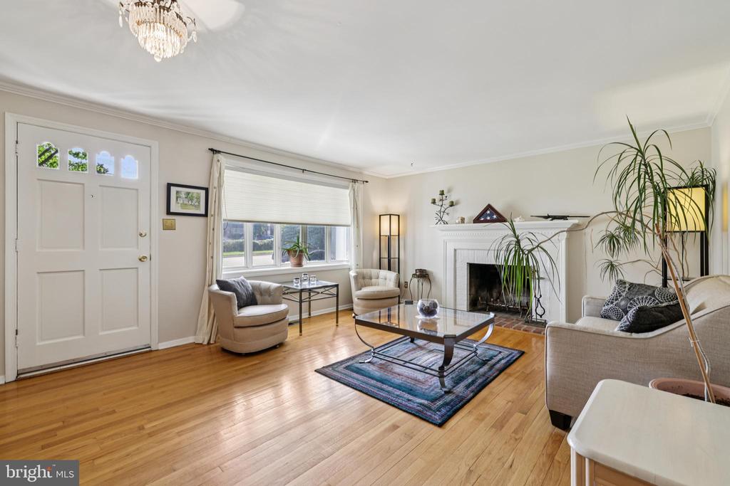 2401 CHETWOOD CIRCLE