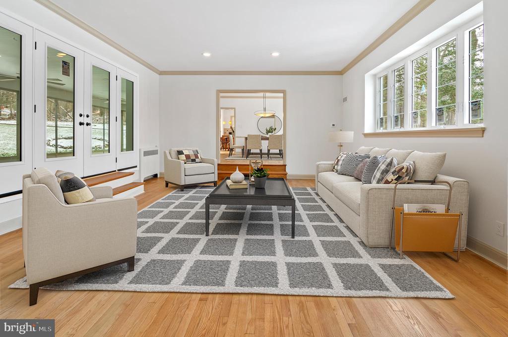 7 CAVESWOOD LANE