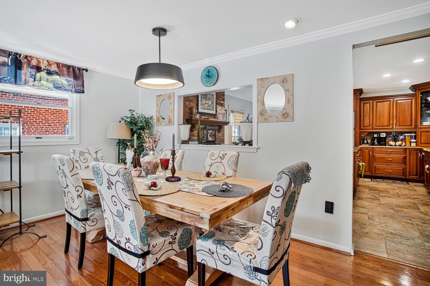 3814 VICTORIA AVENUE