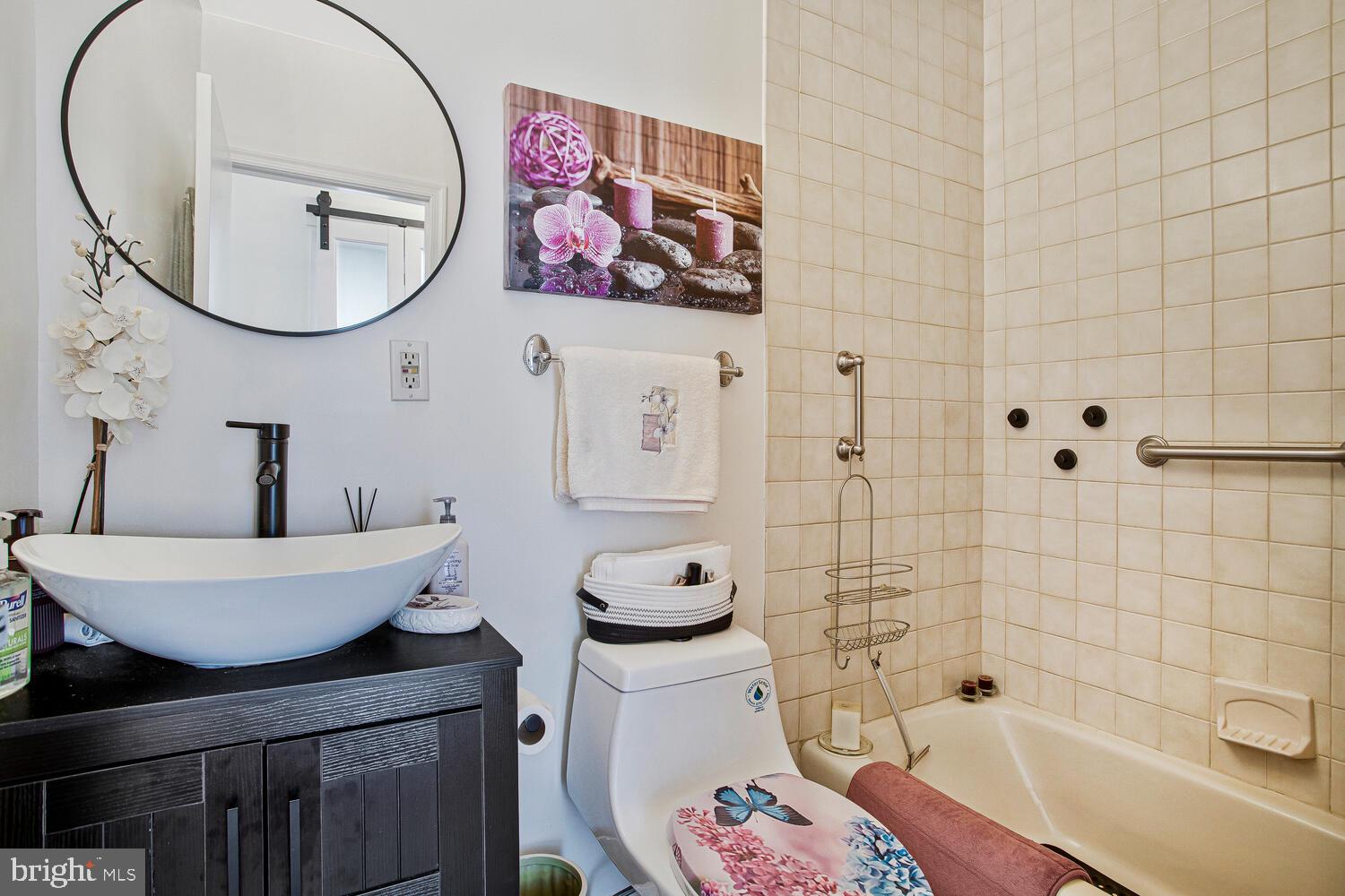 3814 VICTORIA AVENUE