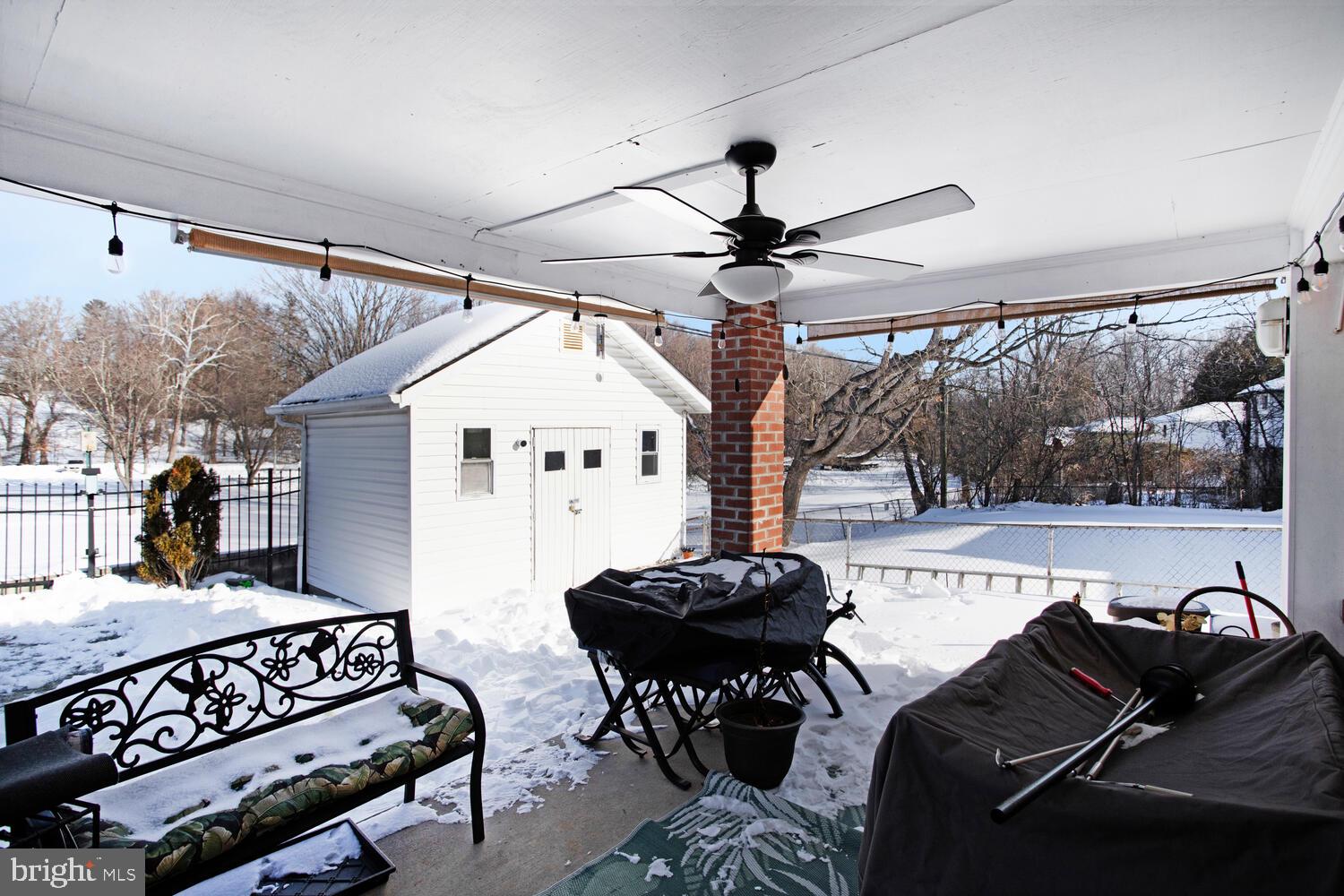 3814 VICTORIA AVENUE